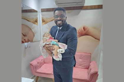 Oluwatosin Tolulope Ajidahun destaca como vitaminas do complexo B influenciam diretamente a saúde reprodutiva.